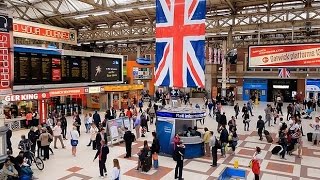 A Walk Through The London Victoria Station London England [upl. by Chappie]